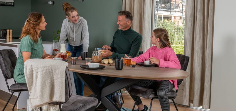 Afbeelding voor Eettafels